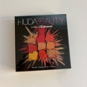 HUDA BEAUTY Coral Obsessions Eyeshadow Palette